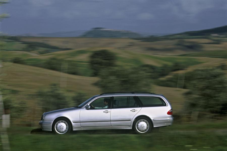  Mercedes-Benz E-Class 1996 года  (фото 3 из 23)